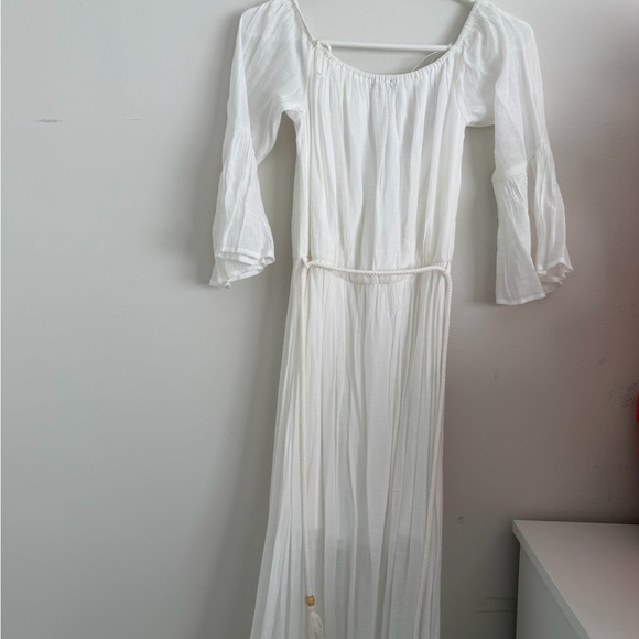 White Long Sleeve Dress. Off the shoulder - Picture 5 of 7